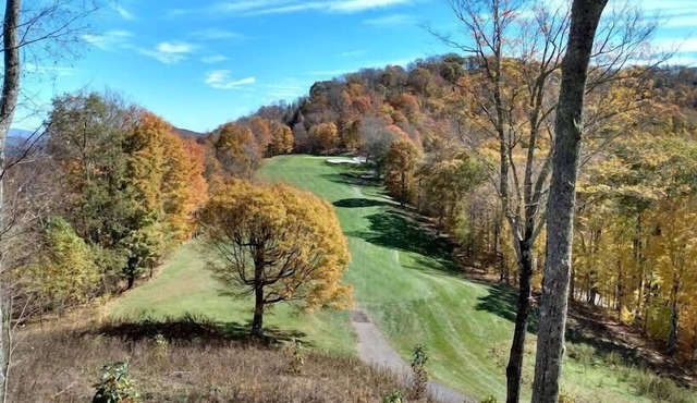 Outstanding Views! Golf, mountains, fireplace