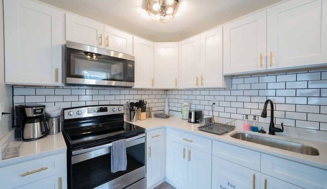 OV Mosaic - Golden Suite