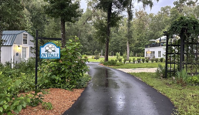 Ovedale Lodge. A cabin on a three acre estate in Horse Country, Ocala