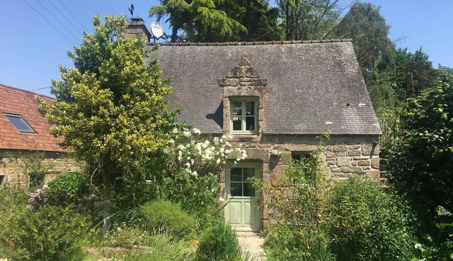 Oven house at the Manoir de Goaz Froment (2 people)