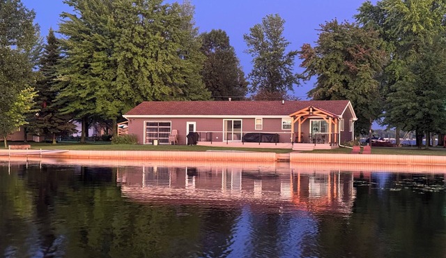 Over 200’ of lakefront all sand on Washington lake with a view of Shawano lake!