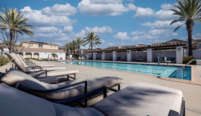 Over 2000 SQFT House, Gym, Pool
