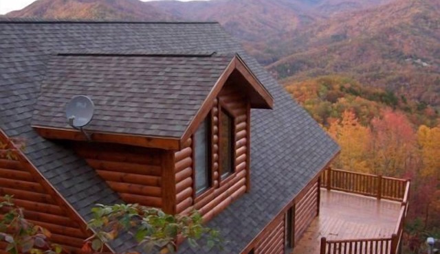 "Over the Edge" Cabin with Amazing Views! Spring Rates~Book now!