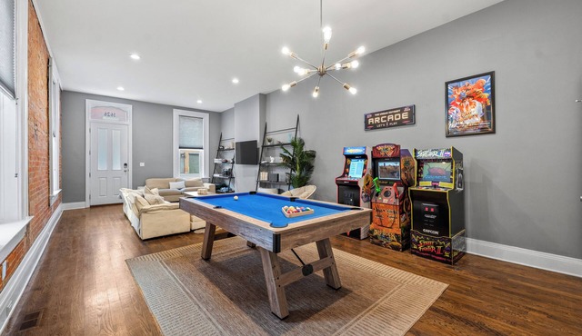 Over-the-Rhine, 4 Bedroom, Game Room, Grill & Patio