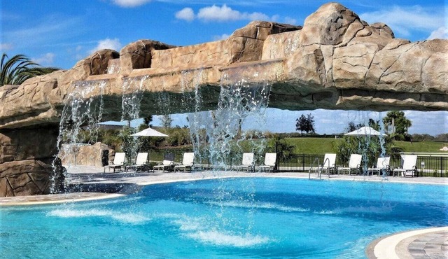Over the Top Golf and Lake Views, King - Queen - Office - Full Kitchen