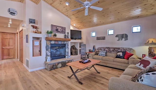 Overgaard Cabin at Bison Ranch with Grill and Deck