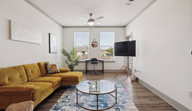 Overlook 1214 I Beautiful 1Bd/1Bth Apt I Gym
