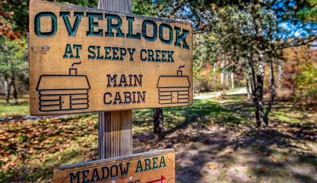 Overlook at Sleepy Creek -secluded, creek access, grill, wifi, deck, game room