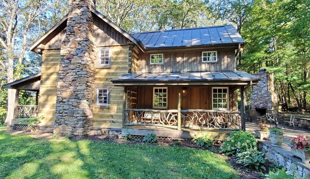 Overlook Cabin Atop the Blue Ridge Mountains