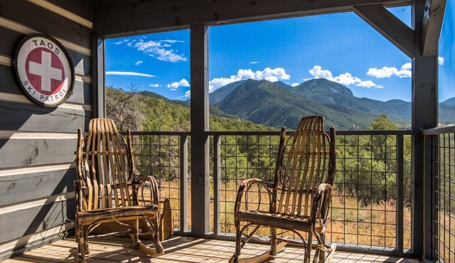 Overlook Cabin - Valdez, NM