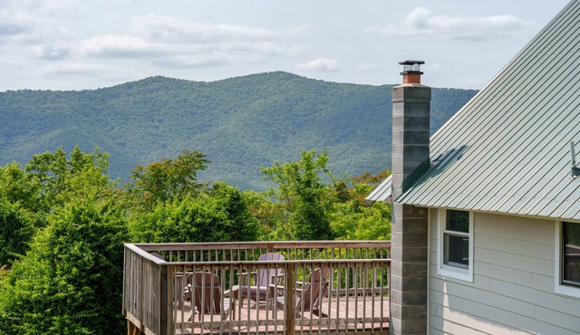 Overlook Loft - Scenic Shenandoah Views