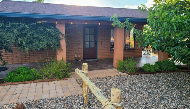 Overlook the valley, hike, wine taste, relax! 2BR
