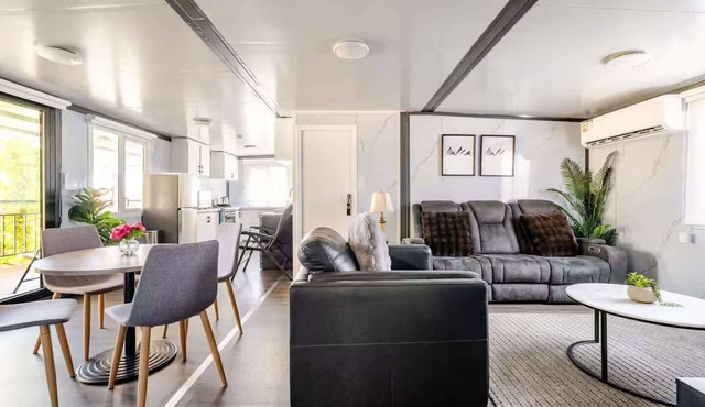 Overlooking a Park - A sunny escape