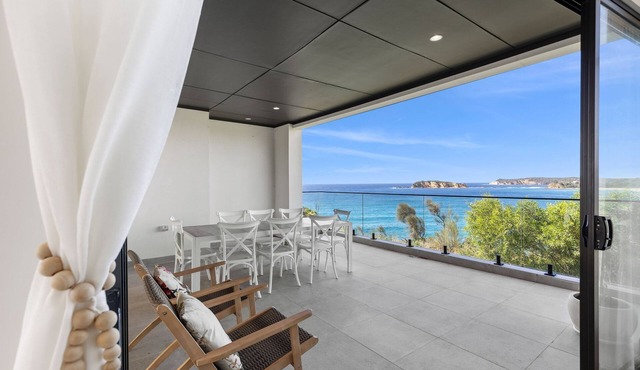 Overlooking McKenzie's Beach & Pretty Point @ Malua Bay | Luma Vista