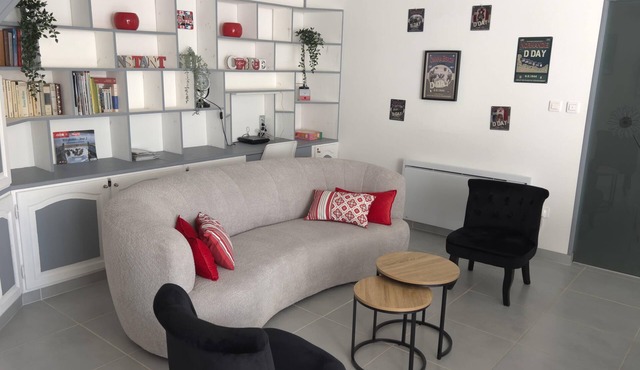 Overlord holiday cottage: cosy house in Formigny