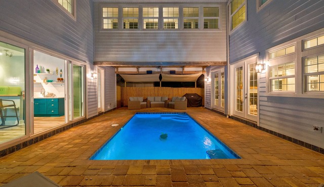 Oversized home w/Heated Pool - mins from beach!