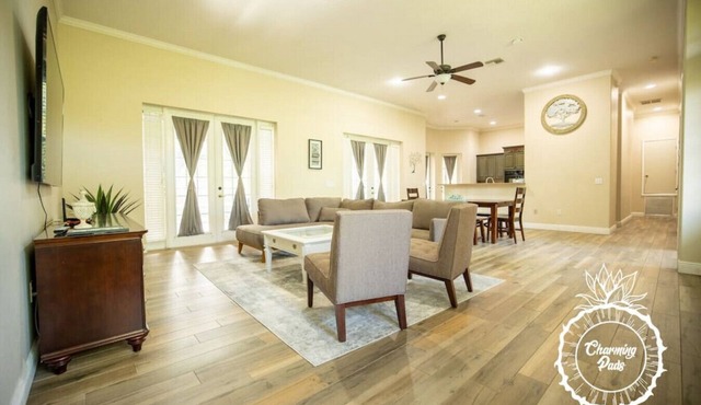 Oviedo Charmer - Heated Pool - Close to everything