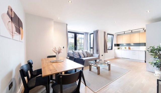 Ovitzia - Spacious Flat + 2Baths - Quiet and Central