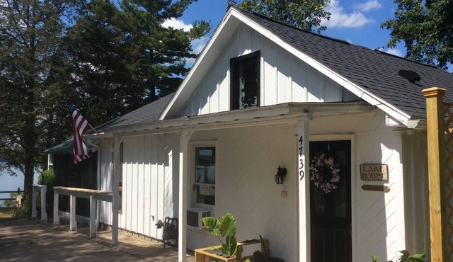 Owasco Lake Cottage in the heart of the Finger Lakes Region