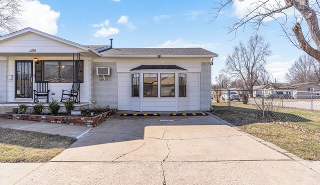 Owasso Home/5 beds 2 bath/King