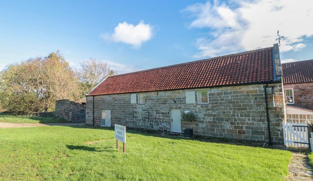 OWL BARN, family friendly, character holiday cottage in Glaisdale