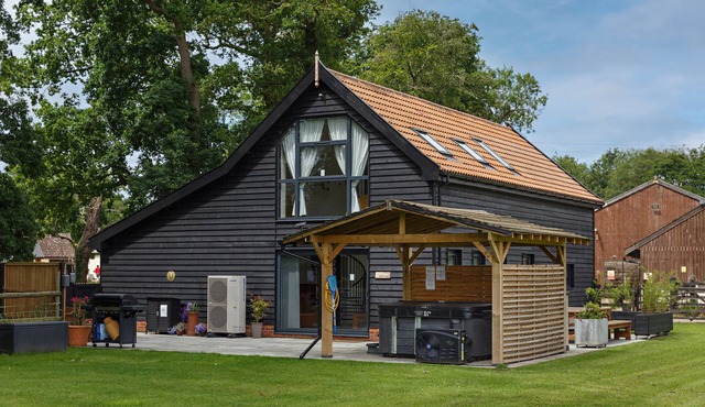 Owl Barn - Norfolk - Four Bedroom House, Sleeps 8