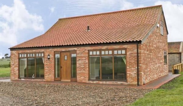 OWL COTTAGE, family friendly, character holiday cottage in Hedon