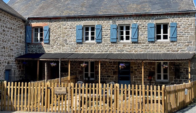 Owl Farmhouse: Charming 19th-Century French Farmhouse in a Tranquil Hamlet