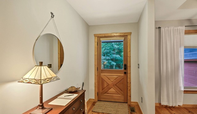 Owl's Rest - with Hot Tub - Delightful Cabin Blue Ridge and Ellijay