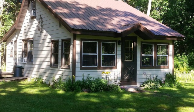 Owl Trail CABIN at Turtle LAKE Year 'round