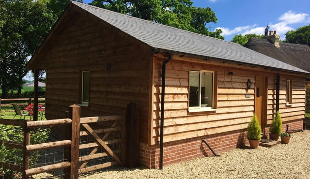 Owls Lodge - a peaceful retreat for two