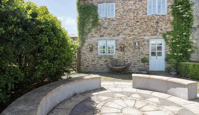 OWLS ROOST, pet friendly, with a garden in Gorran Haven