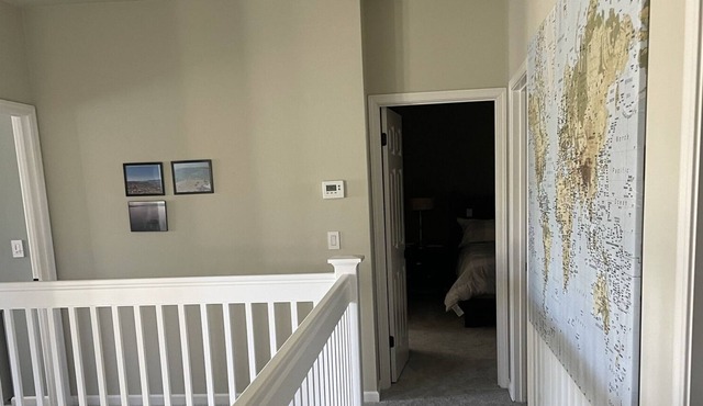 Owner managed. Spacious 5 br, 3.5 ba. Menlo Park, walk to DT.