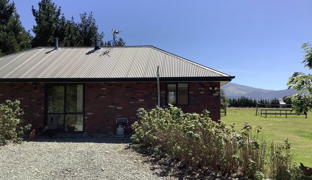 Oxford Holiday Cottage - Self catering, Mountain Views, 10 Acres