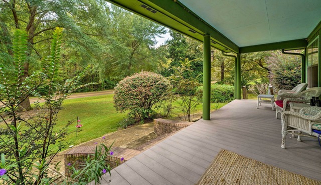 Oxford Home With Hot Tub, 10 Mi to Ole Miss