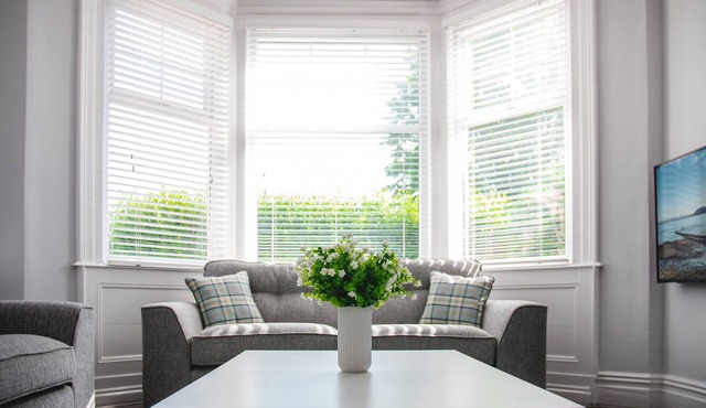 OXFORD HOUSE, family friendly, luxury holiday cottage in Llandudno