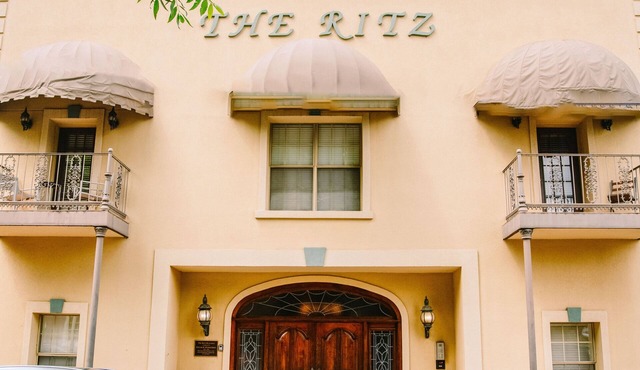 OXFORD PRIME LOCATION/ON THE SQUARE! WALKING DISTANCE TO CAMPUS