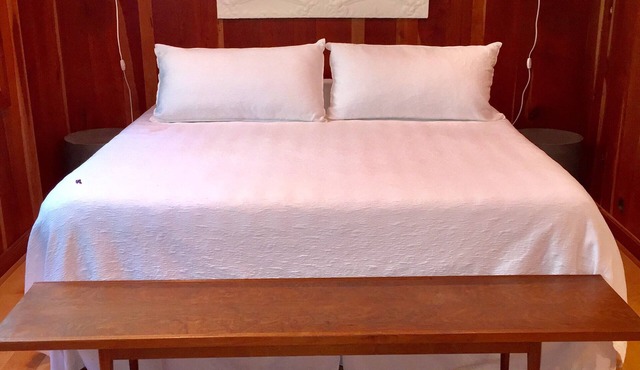 Oxford Retreat - 4B/4B Newly Renovated Cabin 15 Minutes From Downtown Oxford!