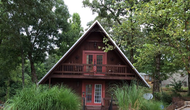 Oxford-Sardis Lake Swiss Chalet