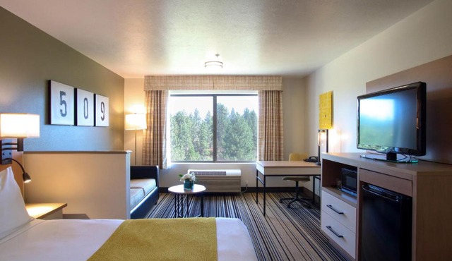 Oxford Suites Spokane Valley