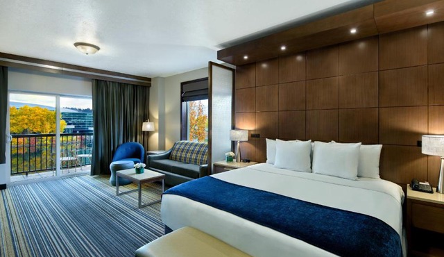 Oxford Suites Spokane Downtown