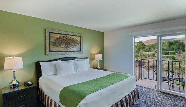 Oxford Suites Yakima