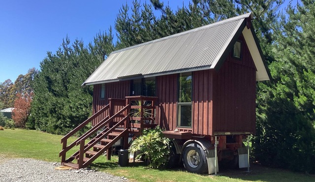 Oxford Tiny House - come and experience tiny house living! Set on 10 acres.
