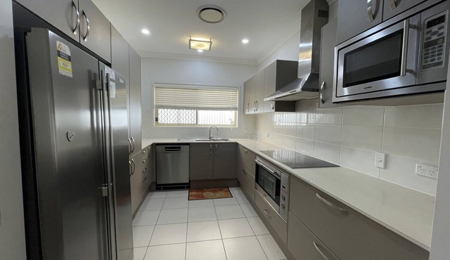 "Oxley House" - Scarborough Q 4020