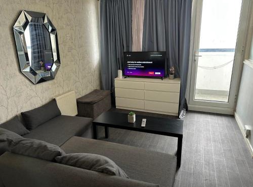 OYEs STUDIO APARTMENT