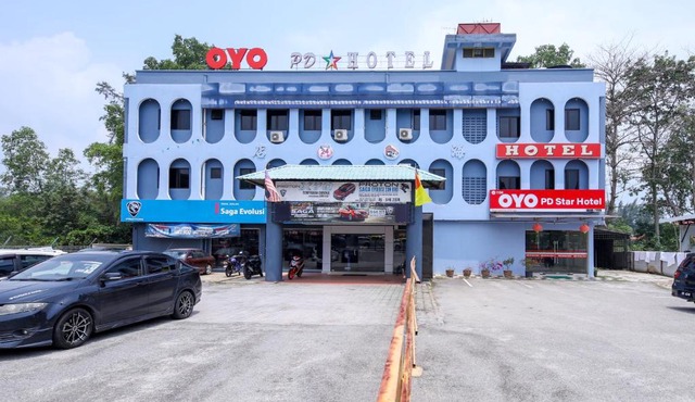 OYO 1136 Pd Star Hotel