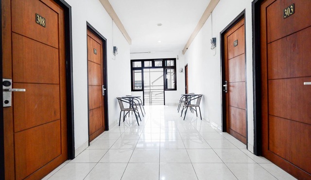 OYO 1251 Residence 8