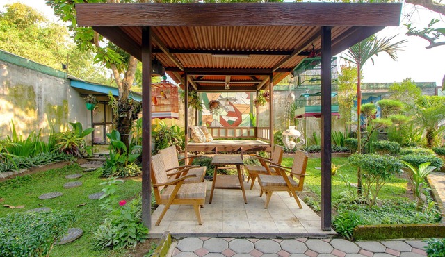 OYO 1355 Griya Wismono Homestay