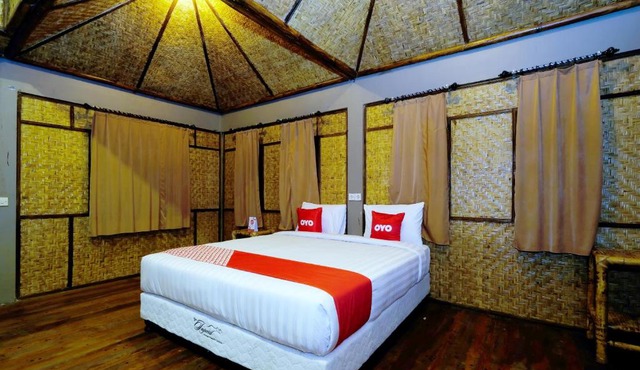 OYO 1835 Surya Mandalika Hotel