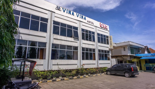 OYO 2180 Vina Vira Hotel